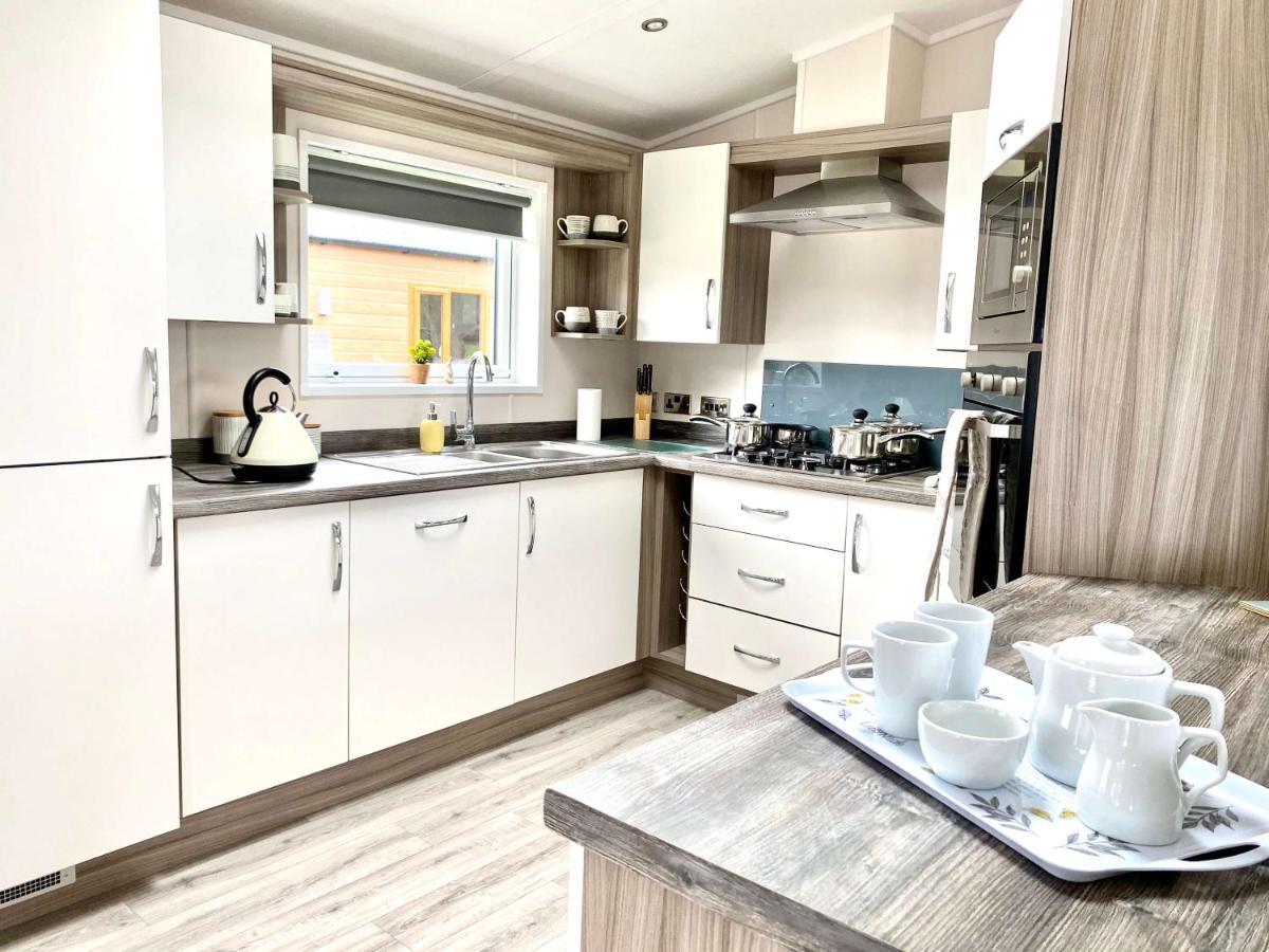 The Yorkshire Burrow Lodge With Hot Tub Eksteriør bilde