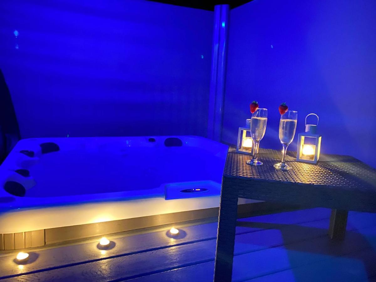 The Yorkshire Burrow Lodge With Hot Tub Eksteriør bilde