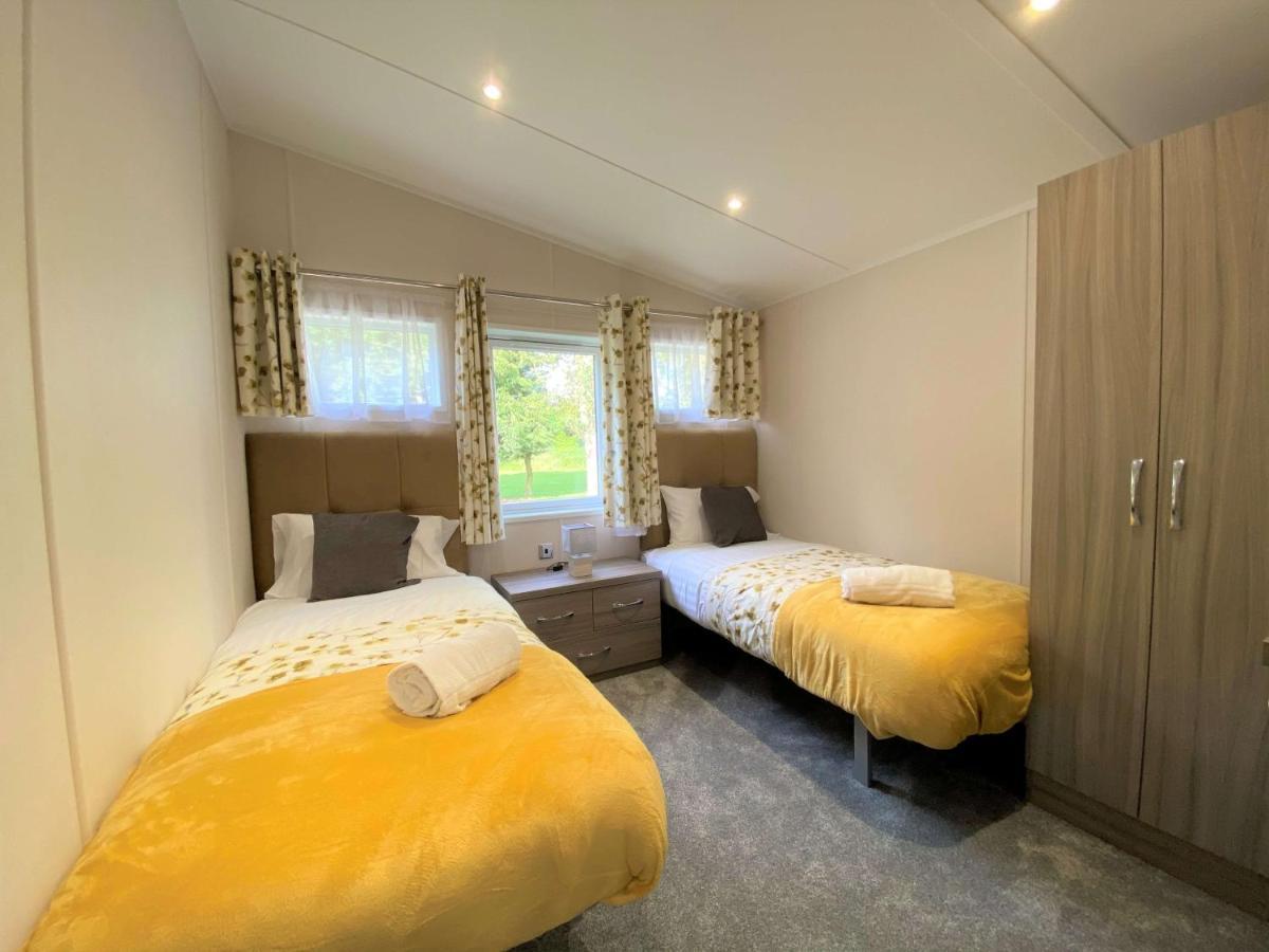 The Yorkshire Burrow Lodge With Hot Tub Eksteriør bilde