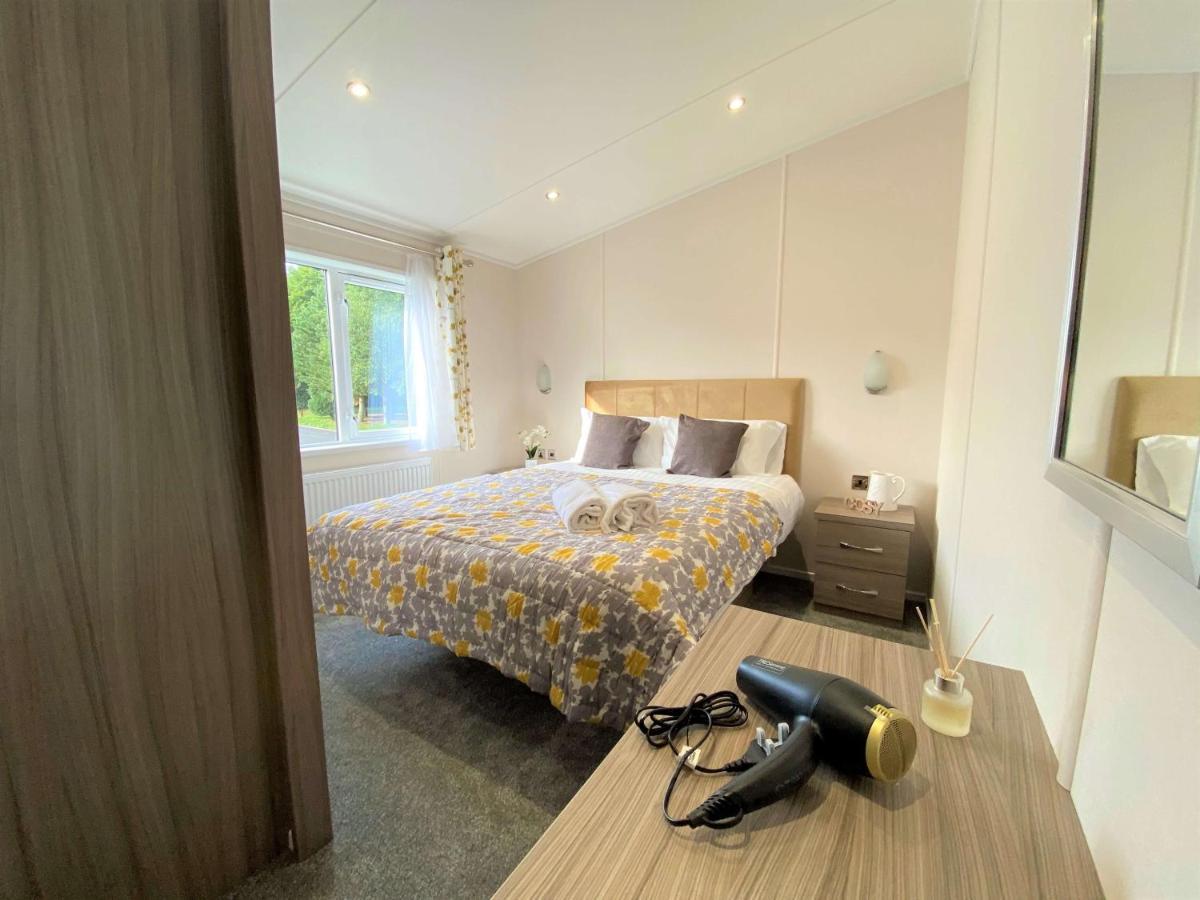 The Yorkshire Burrow Lodge With Hot Tub Eksteriør bilde